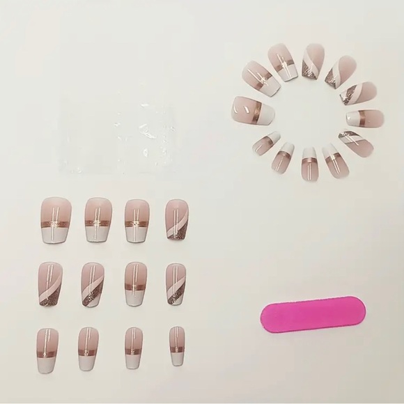 🍒🍒 White & Gold French Tip Press On Nails 24 Pieces - Picture 4 of 8